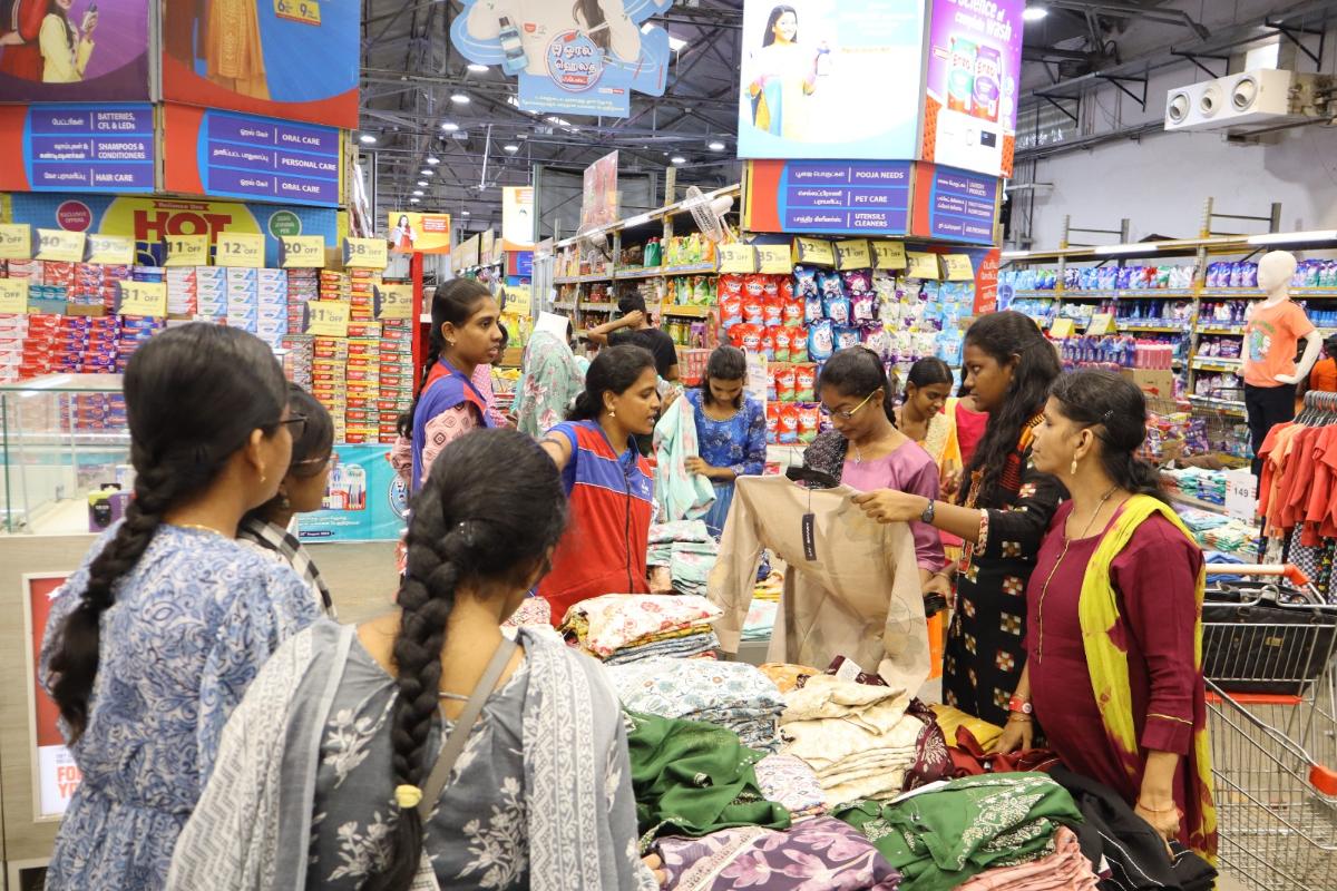 Spreading Joy: Diwali Shopping with thaaikarangal