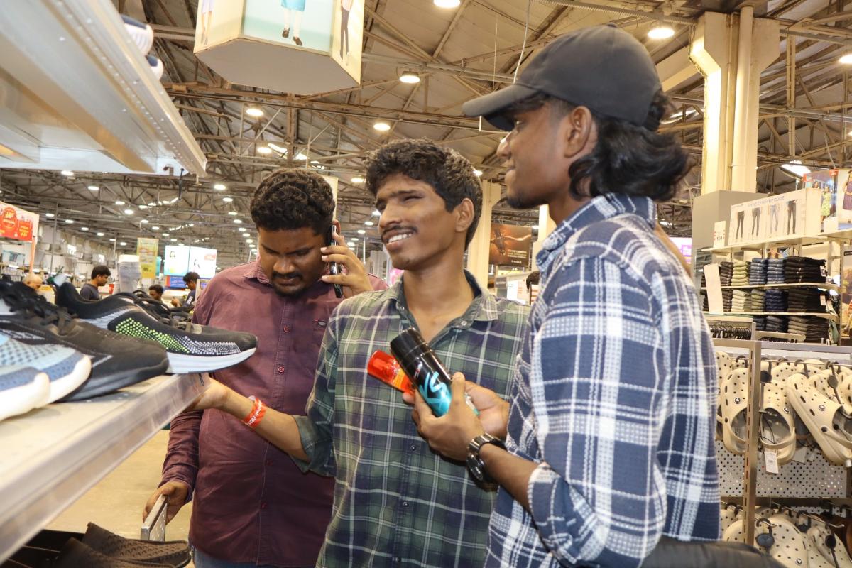 Spreading Joy: Diwali Shopping with thaaikarangal